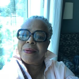 Meet your Posher, Regina